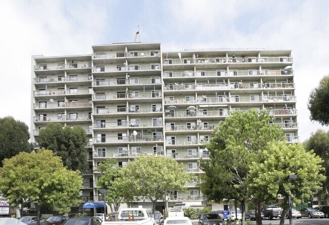Building Photo - 340 S Mesa St