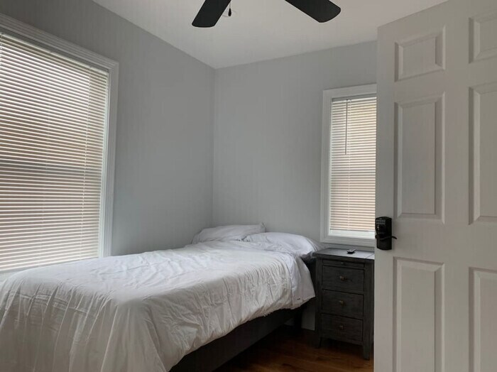 Primary Photo - Twin XL Bed - Boston - RM 1