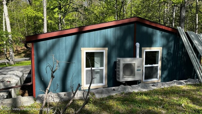 Building Photo - 129 Johnson Hill Rd