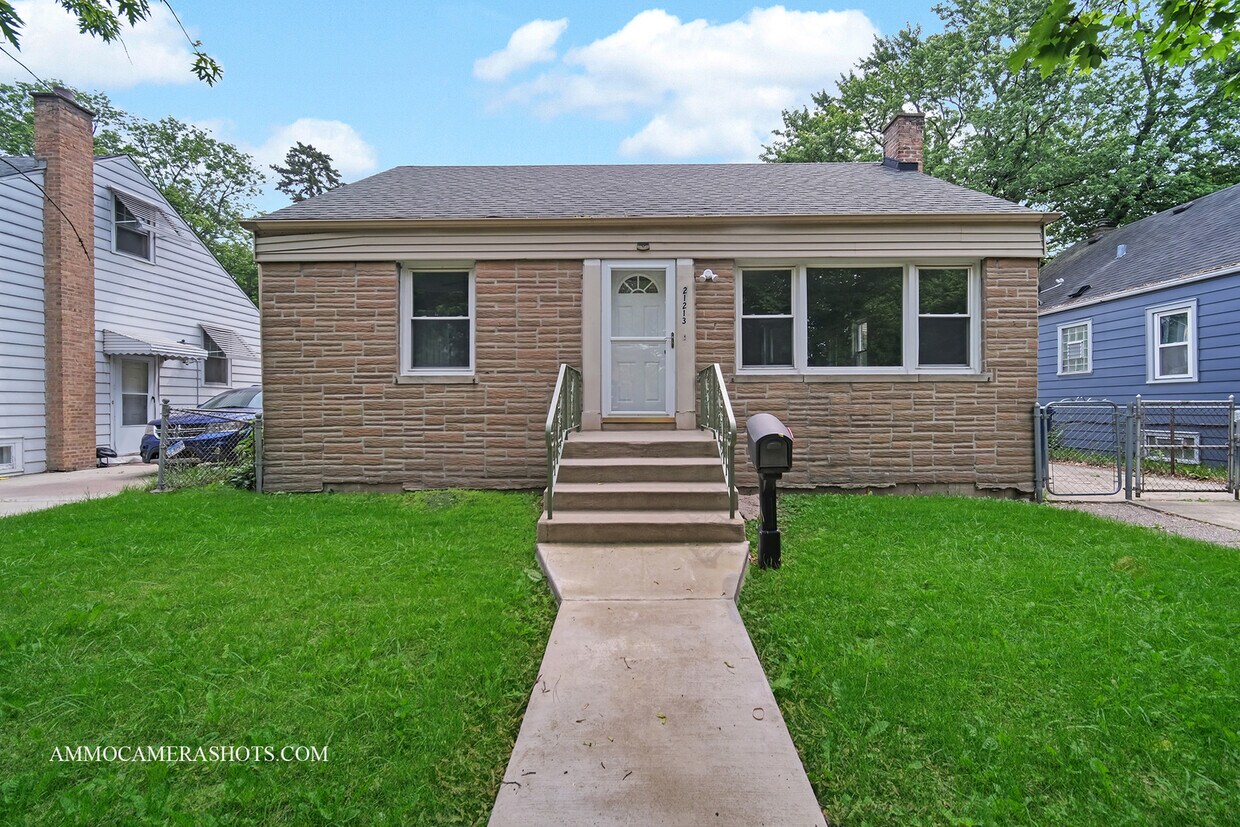 Foto principal - 21213 Main St