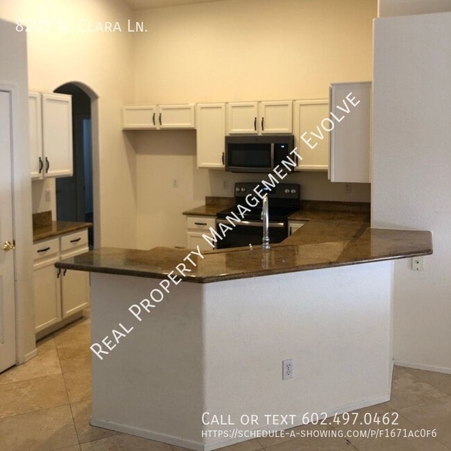 Building Photo - 8205 W Clara Ln