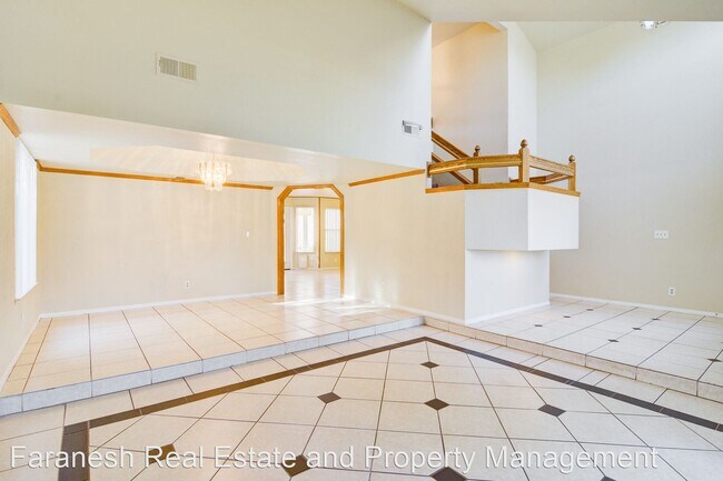 Building Photo - 4 br, 3 bath House - 3452 Shamrock Ave