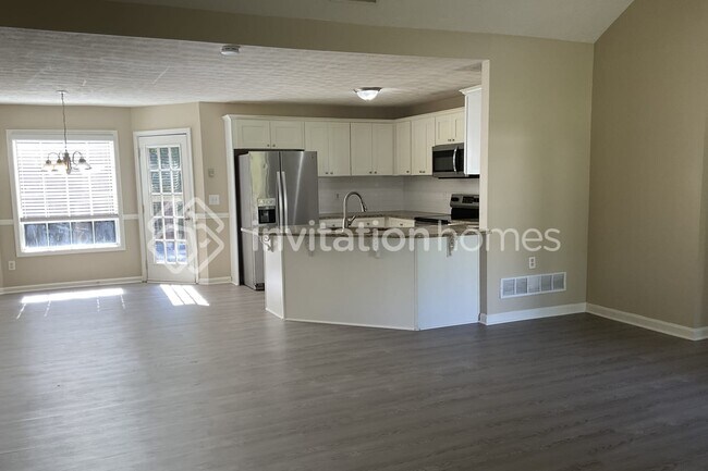 Building Photo - 65 Windsong Dr