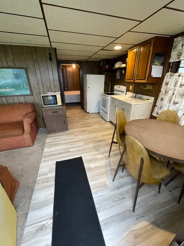 Foto del edificio - 6638 W Lake Dr