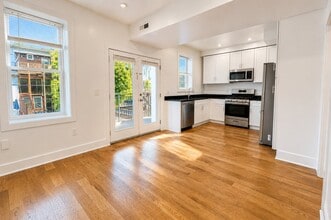Building Photo - 727 Quebec Pl NW
