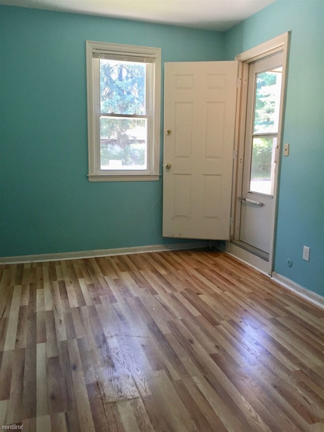 Building Photo - 3 br, 1.5 bath House - 1395 Kensington Dr