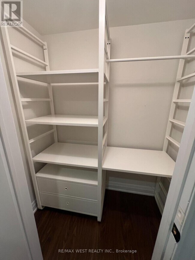 Photo du bâtiment - 123 Carmen Crescent