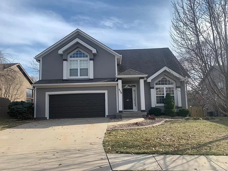 Primary Photo - 230 NE Chateau Dr