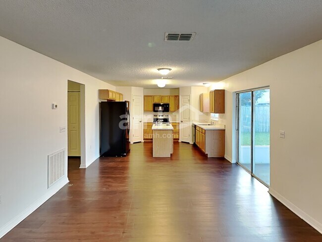 Foto del edificio - 5523 Ashleigh Park Dr