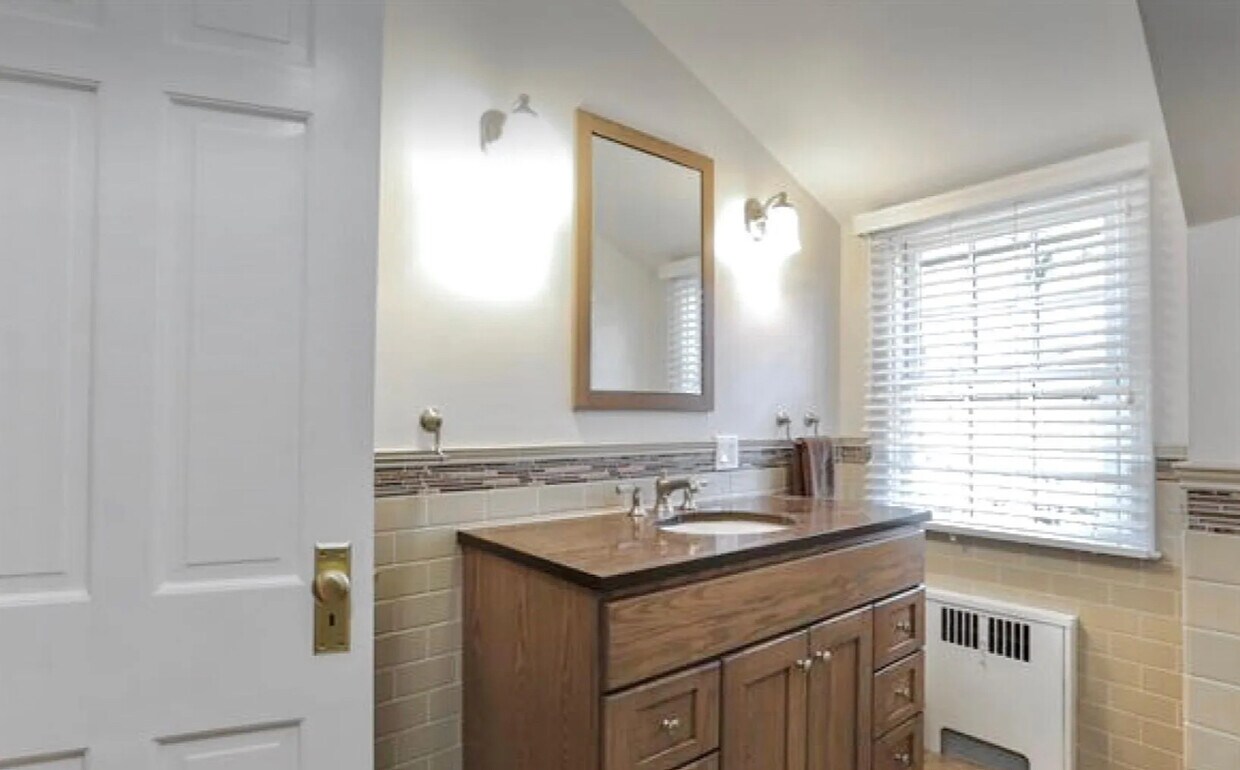 Foto principal - 70 Fernwood Rd