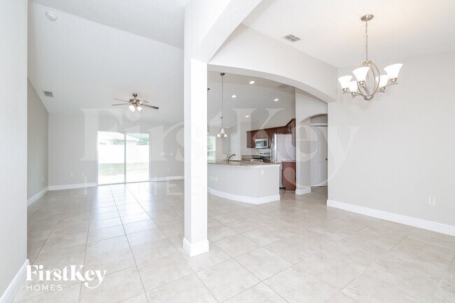 Foto del edificio - 2005 Maple Ln