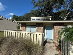 Building Photo - 80 Wedgefield Village Rd