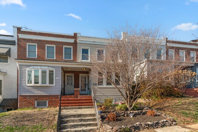 Foto del edificio - 1104 Weldon Ave