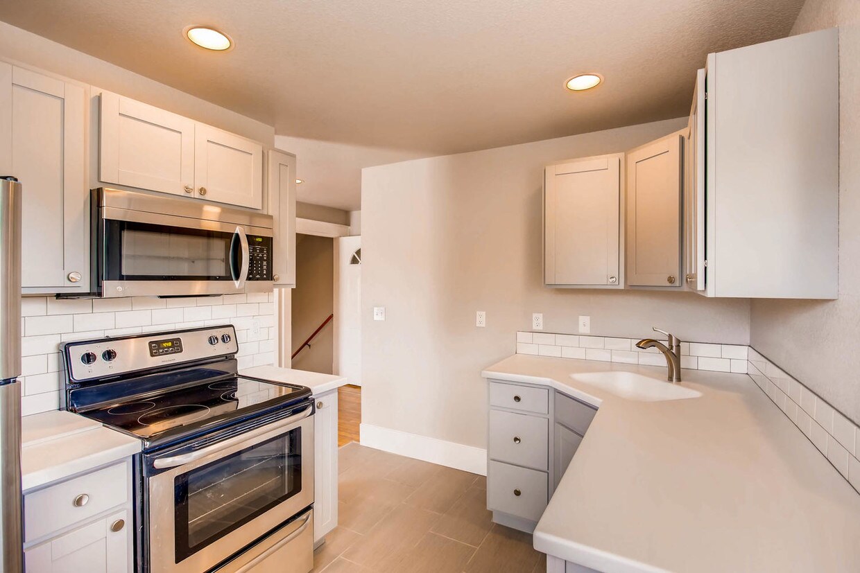 1115 15th St Unit 2, Greeley, CO 80631 Condo for Rent in Greeley, CO