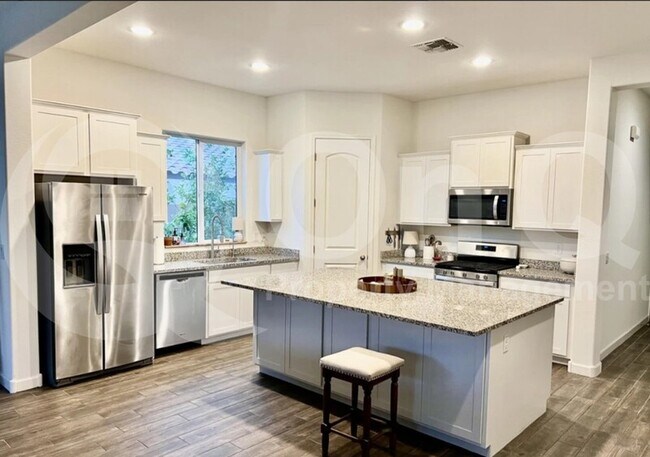 Building Photo - 8526 W Sonoma Way