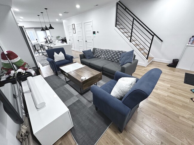 Photo - 1427 Parkwood Pl NW House