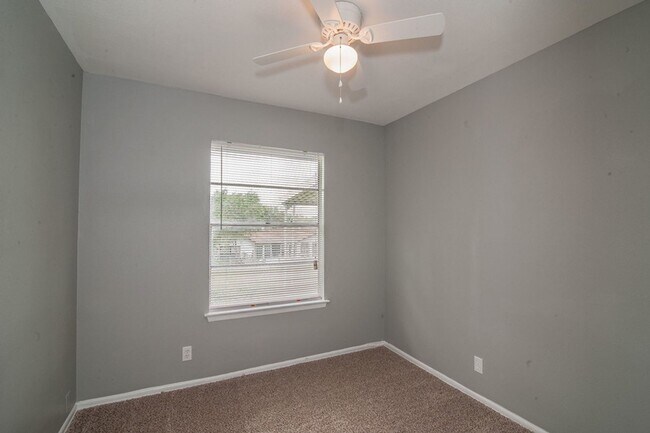 Foto del edificio - Cozy Remodeled House Near Downtown