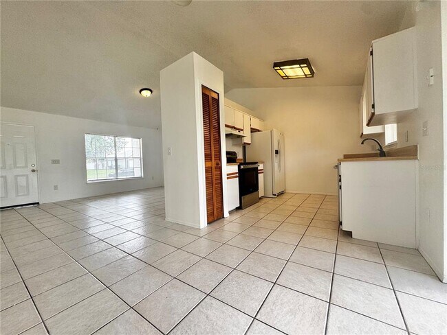 Foto del edificio - 5131 Kati Lynn Dr
