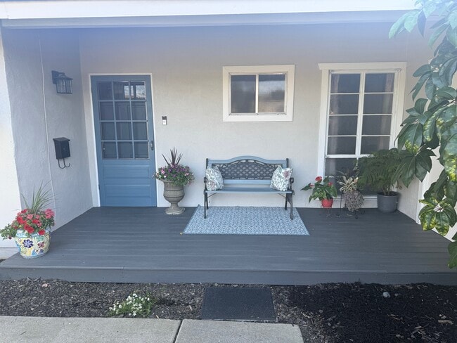 Building Photo - 4982 Lafayette St