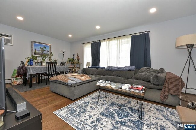 Foto del edificio - 200 Prospect Ave