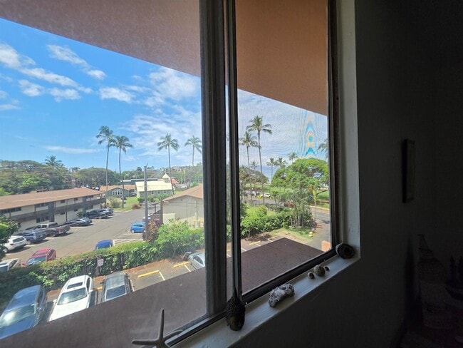 Building Photo - 3676 Lower Honoapiilani Rd