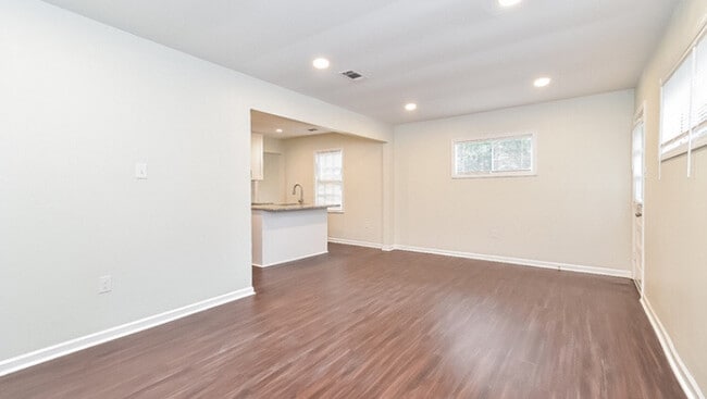 Building Photo - 4327 Leatherwood Ave