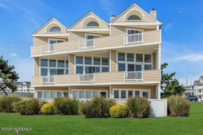 Foto del edificio - 152 Ocean Blvd N
