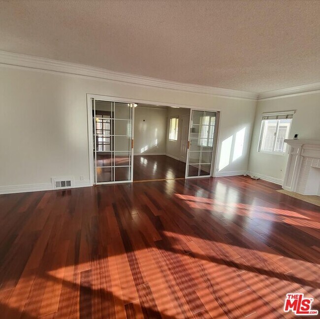 Foto del edificio - 1030 S St Andrews Pl