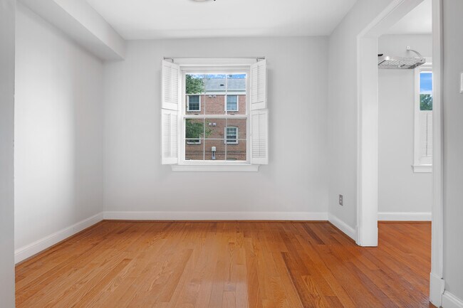 Foto del edificio - 2711 Arlington Blvd