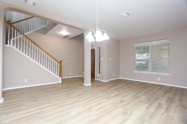 Foto del edificio - 14514 Redwood Valley