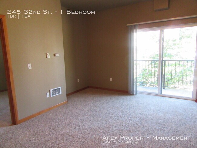 Foto del edificio - NEAR WWU - The Stoneway Apartments