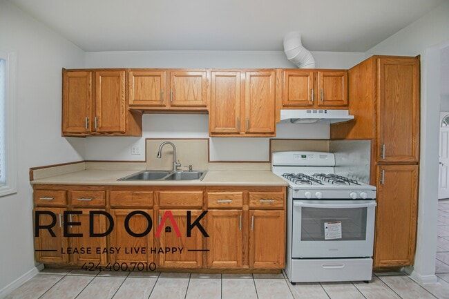 Building Photo - ~2 Weeks FREE~ Meticulous Two Bedroom Feat...