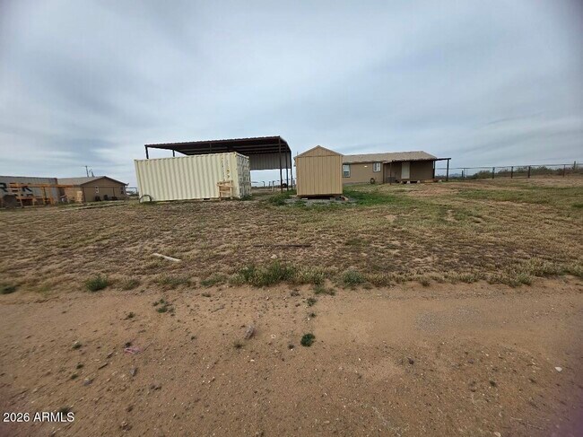 Foto del edificio - 22824 W Myers St