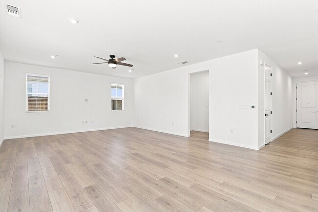 Foto del edificio - 516 Silver Cloud Ct