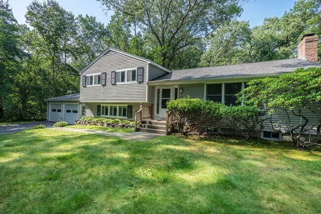 Foto del edificio - 324 Nashoba Rd