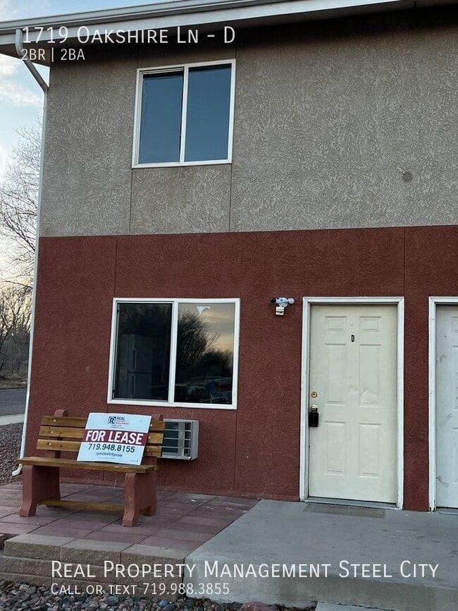 Building Photo - 1719 Oakshire Ln