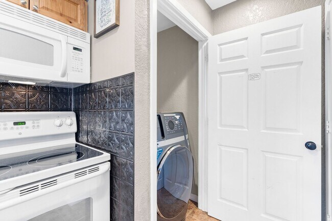 Foto del edificio - Charming 2BR Condo in Branson