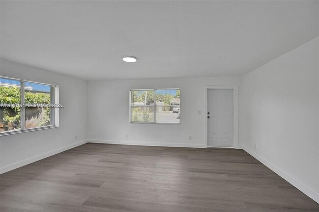 Building Photo - 2804 SW 16th St