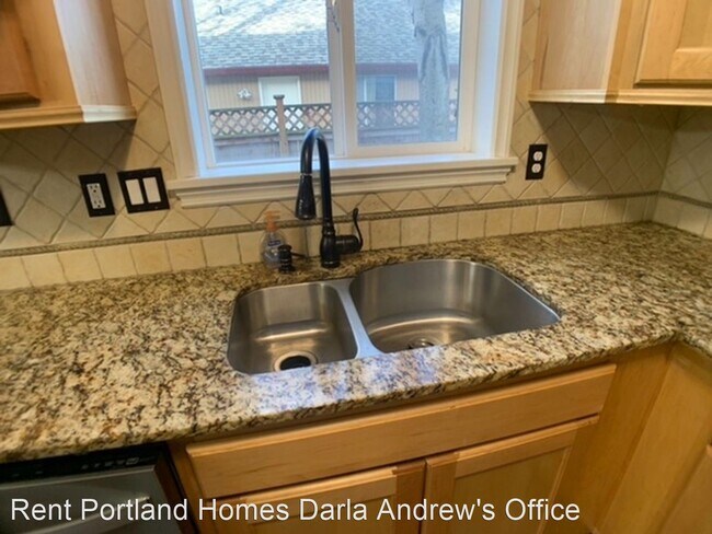 Foto del edificio - 3 br, 2 bath House - 943 SW Elmonica Place