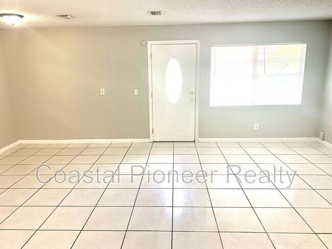 Building Photo - 8614 N 30th St