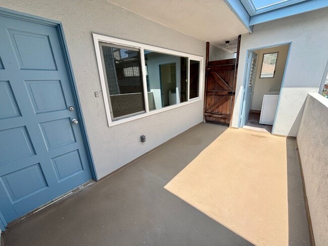 Building Photo - Quiet Back Unit with Garage and Washer/Dryer