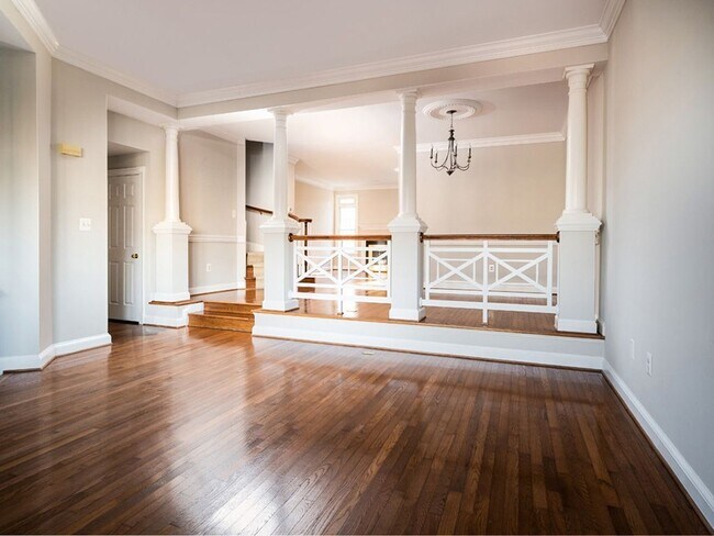 Foto del edificio - 2155 Wolftrap Ct