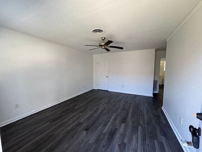 Foto del edificio - 6493 Marcie St