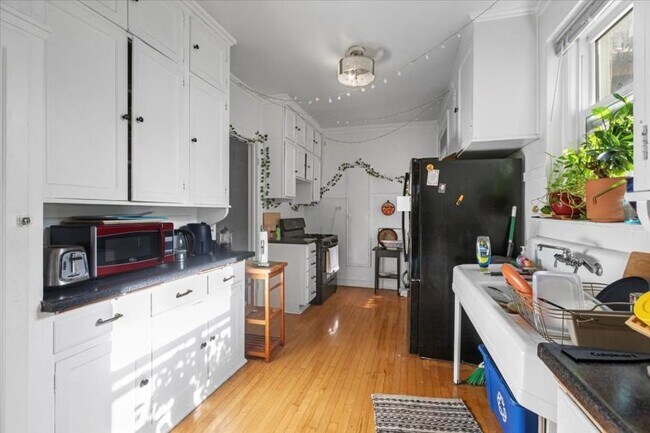 Foto del edificio - 4 bedroom in Chicago IL 60647