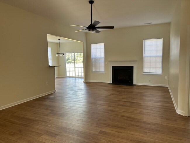 Foto del edificio - 126 Shumard Ct