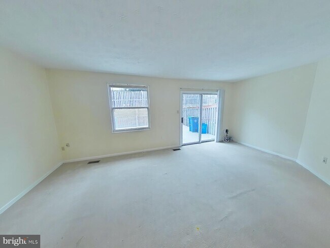 Building Photo - 12443 Port Haven Dr