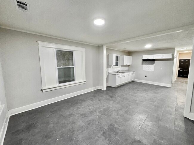 Foto del edificio - 771 N Holmes St