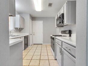 Building Photo - 24006 Spring Gum Dr