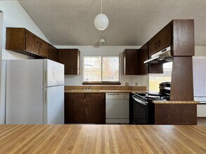 Building Photo - 801 S 48th Ave