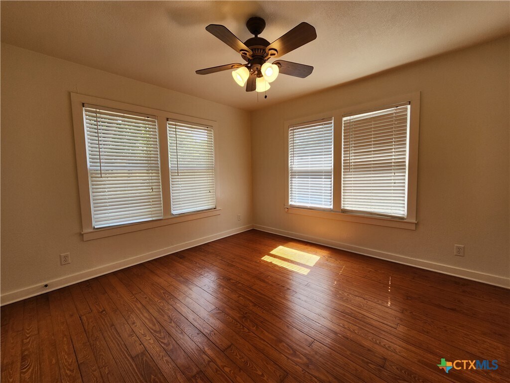 Foto principal - 588 S Castell Ave